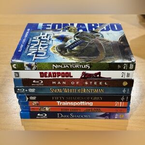 Lot of 8 BlueRay movies used once most come with DVD pack.